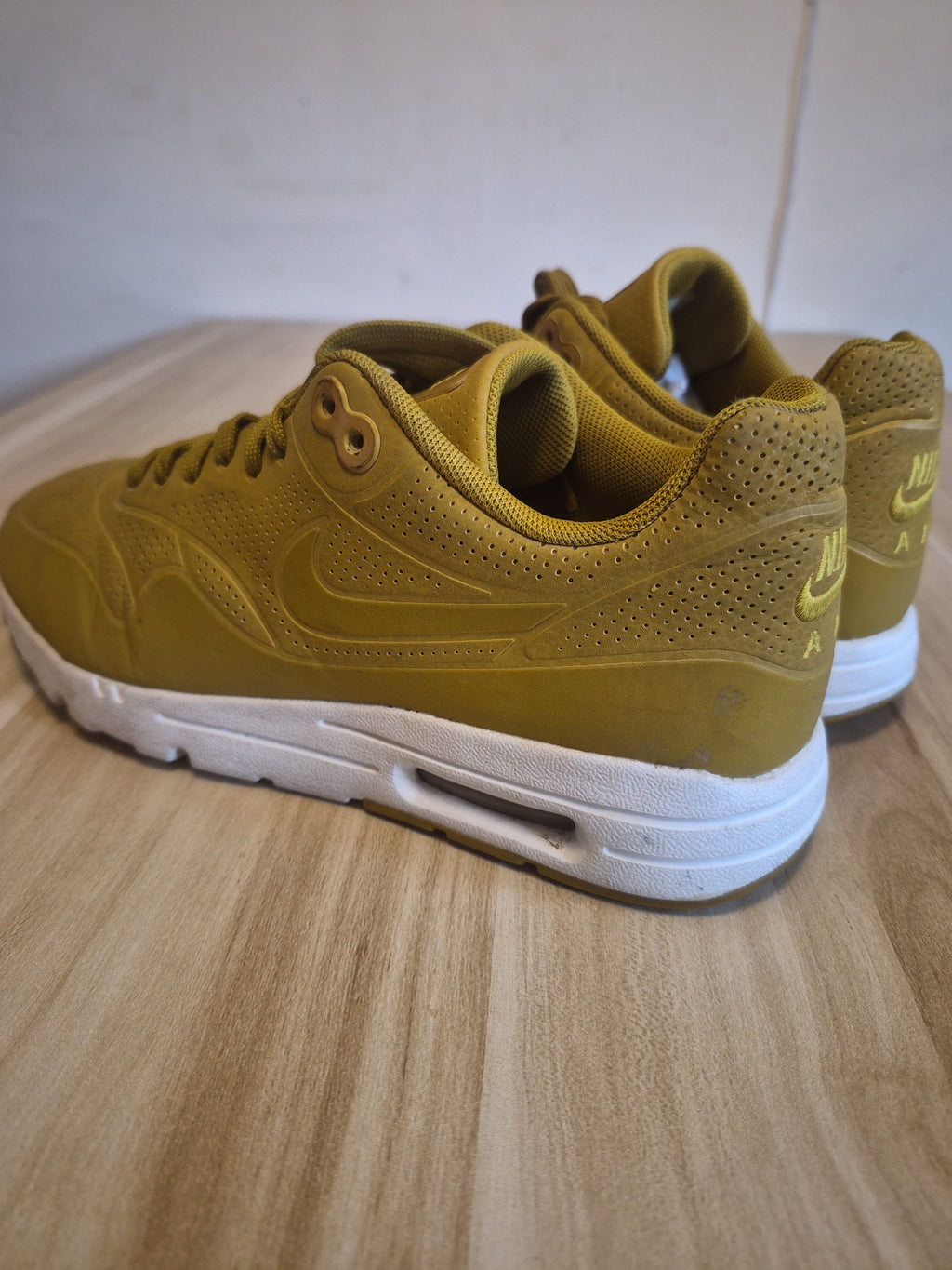 NIKE AIR MAX 1 PREMIUM OLIVE TRAINERS UK 5.5 EU 39 USED **GRADE B/C NO BOX RRP £135