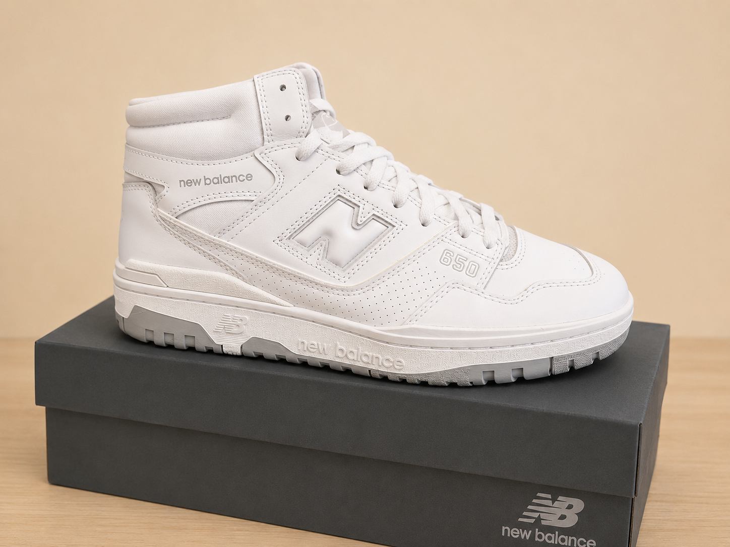 NEW BALANCE 650 WHITE LEATHER HIGH TOP TRAINERS UK 11 EU 46.5 BNIB RRP £120