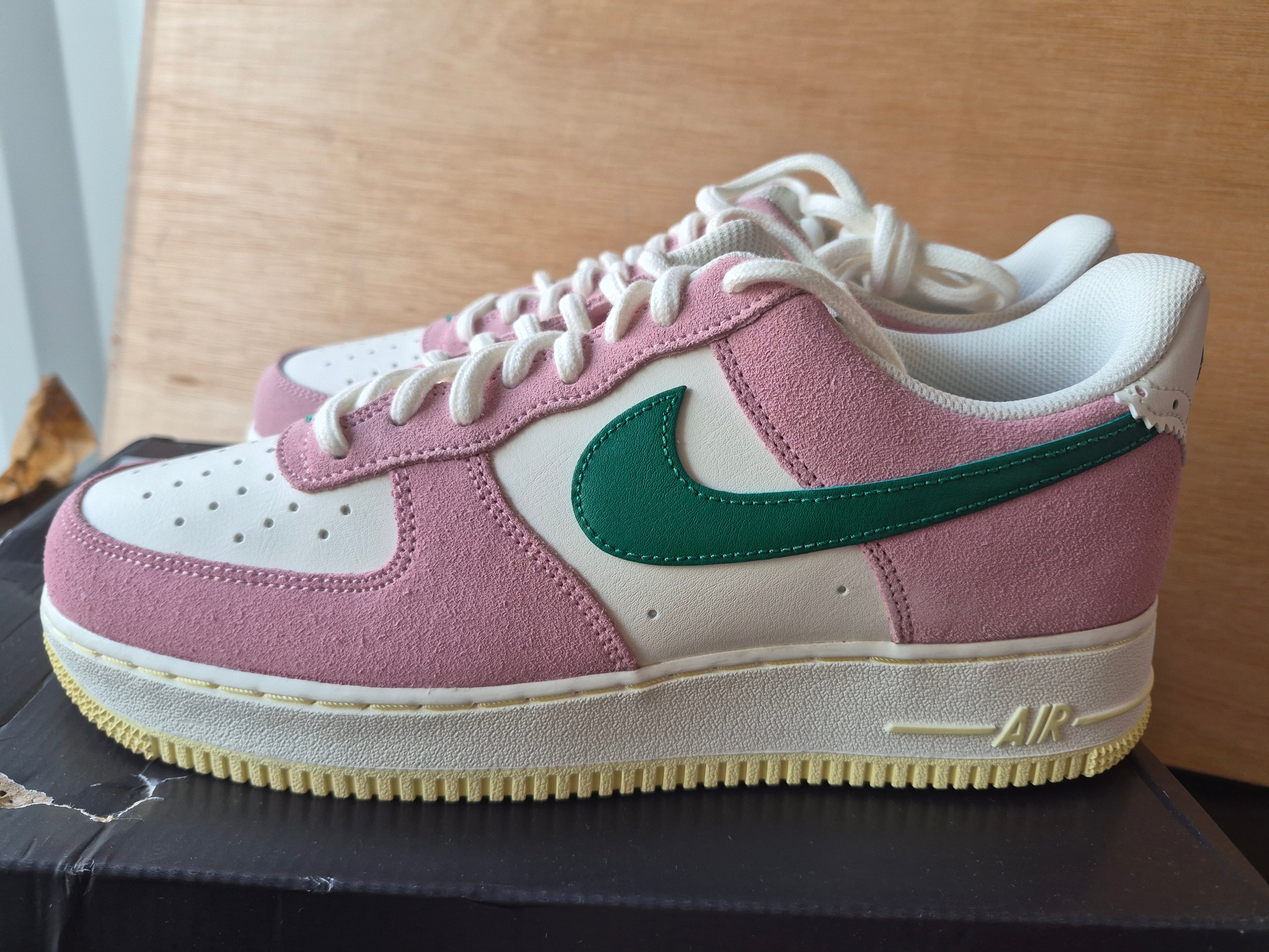 NIKE AIR FORCE 1 '07 PINK WHITE GREEN SUEDE MEN'S UK 8 BRAND NEW WITH BOX RRP £120