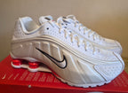 NIKE SHOX R4 WHITE METALLIC SILVER/RED UK 5 EU NEW HALF BOX RRP £149.99