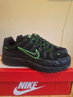 NIKE P-6000 PRM BLACK GREEN STRIKE ANTHRACITE UK 8.5 MEN'S TRAINERS NEW FULL BOX RRP £109.99