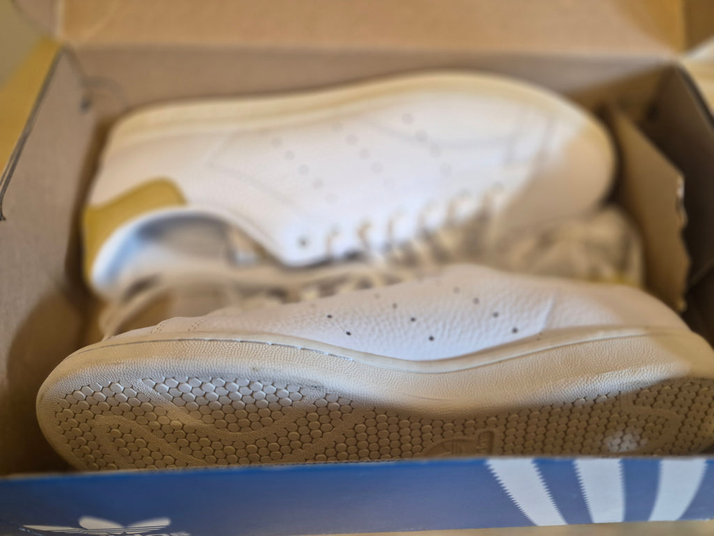 ADIDAS STAN SMITH WHITE & GOLD LEATHER TRAINERS UK 12 NEW BOXED RRP £100 Discounted for customer ebay