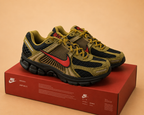 NIKE ZOOM VOMERO 5 PRM OLIVE FLAK PICANTE RED BLACK MEN'S UK 6 / WOMEN'S UK 5.5 BRAND NEW HALF BOX (NO LID) RRP £155