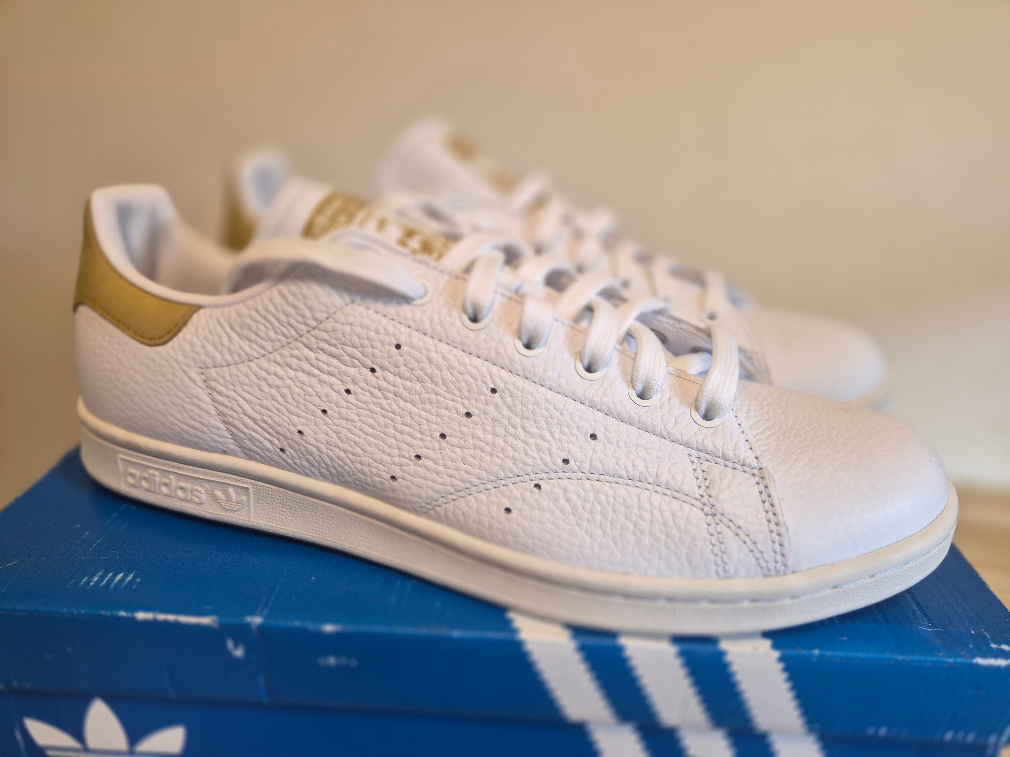 ADIDAS STAN SMITH WHITE & GOLD LEATHER TRAINERS UK 12 NEW BOXED RRP £100 Discounted for customer ebay