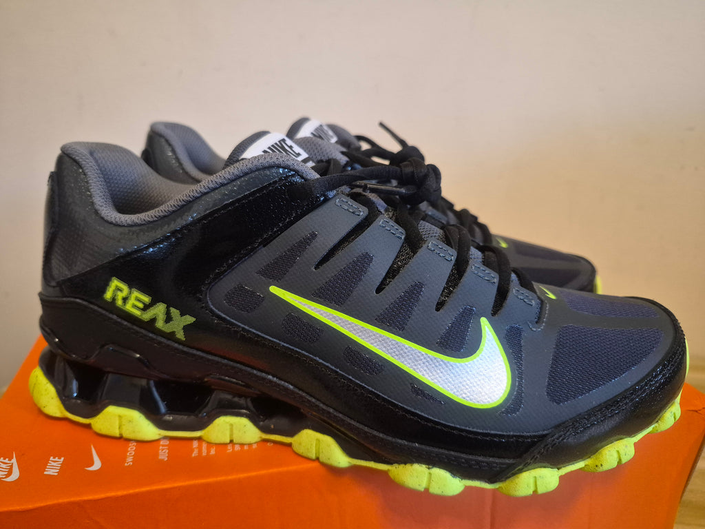NIKE REAX 8 TR MESH BLACK METALLIC SILVER VOLT UK 6.5 EU 40.5 NEW HALF BOX RRP £94.99