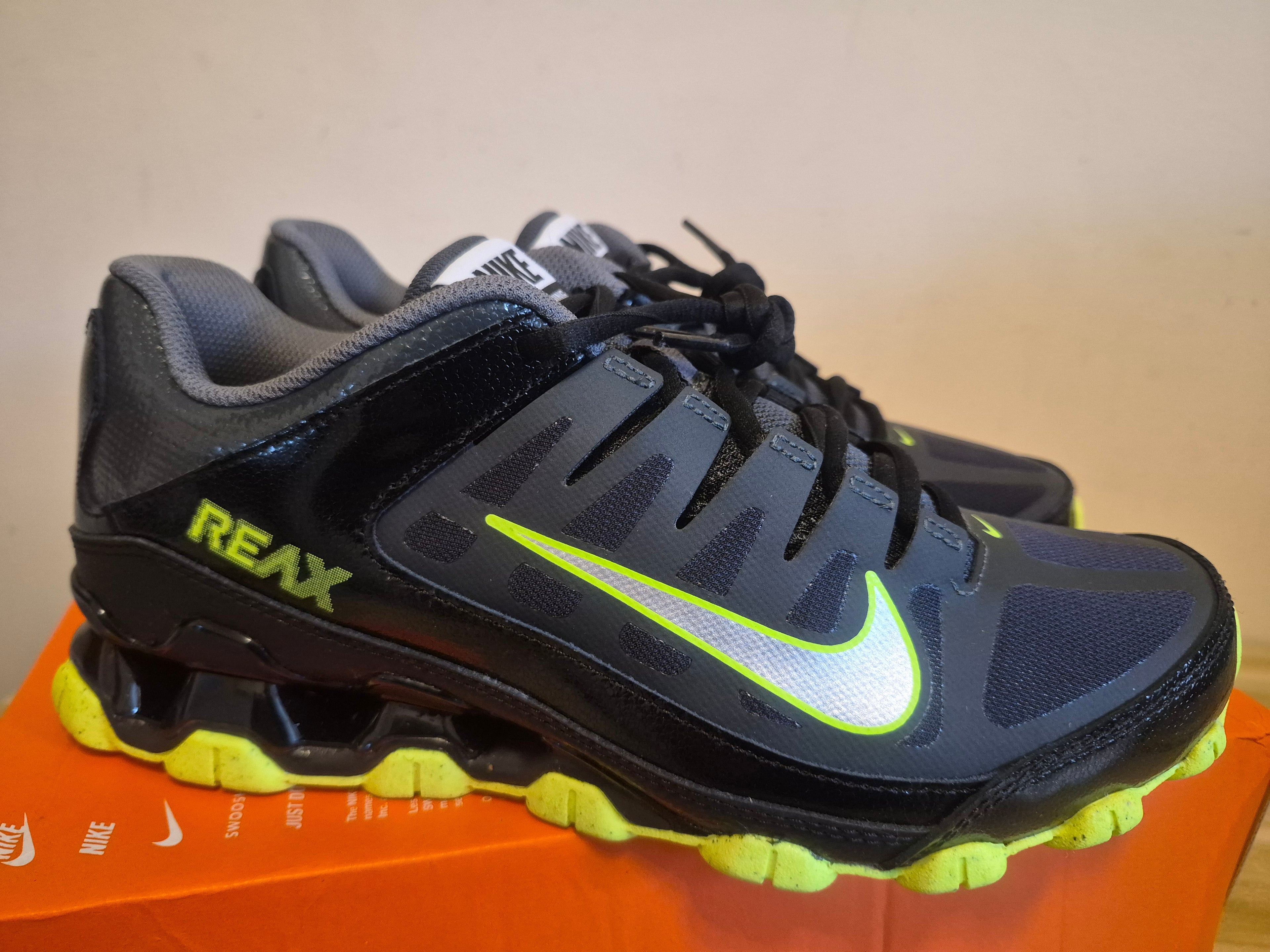 NIKE REAX 8 TR MESH BLACK METALLIC SILVER VOLT UK 6.5 EU 40.5 NEW HALF BOX RRP £94.99