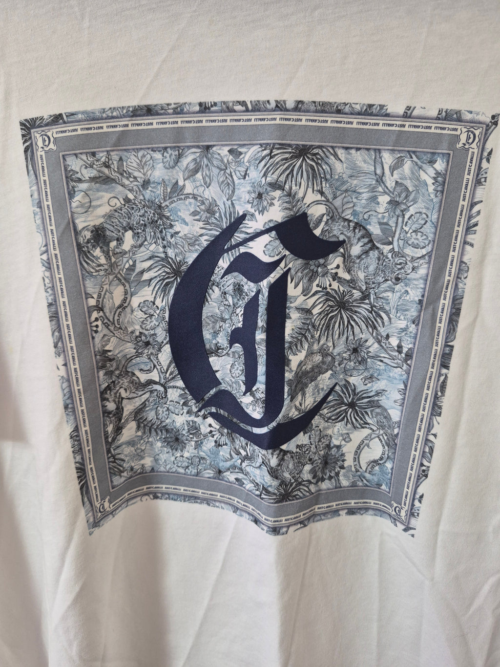 JUST CAVALLI WOMANS WHITE FOULARD GRAPHIC LOGO T SHIRT SIZE S BRAND NEW RRP £180