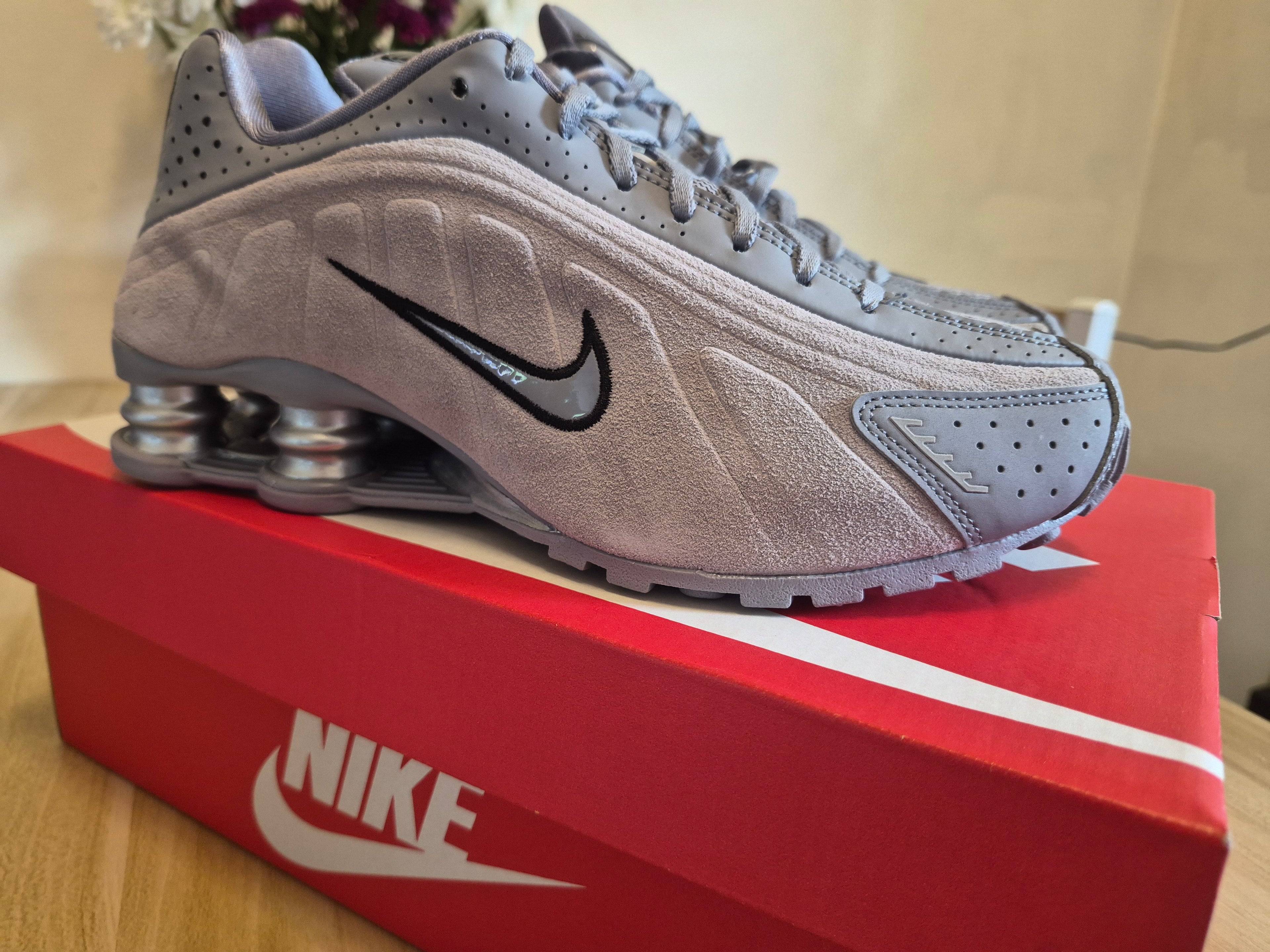 NIKE SHOX R4 CEMENT GREY BLACK UK 5 WOMEN'S TRAINERS NEW FULL BOX RRP £149.99