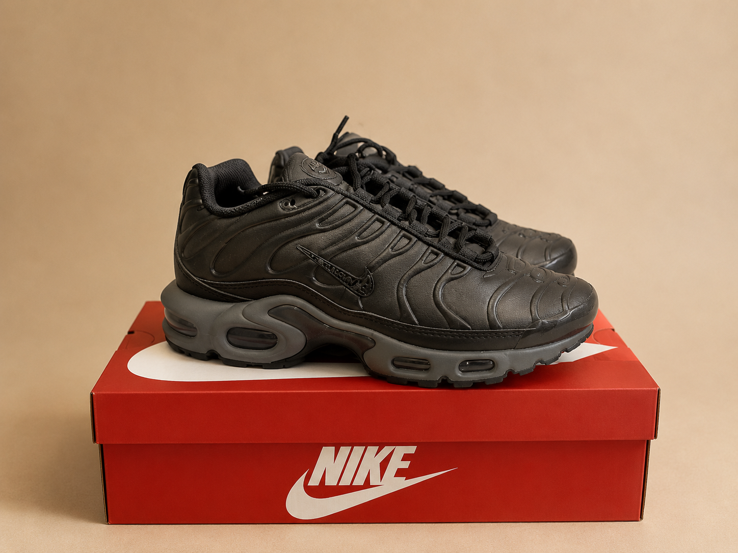 NIKE AIR MAX PLUS PRM QS OLY BLACK TEA / BLACK / PETRA BROWN UK 5.5 NEW BOXED RRP £185