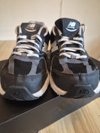 NEW BALANCE 530 BLACK & SILVER TRAINERS MEN'S OR WOMAN'S UK 6.5 EU 40 **GRADE B/C NO BOX CLEARANCE