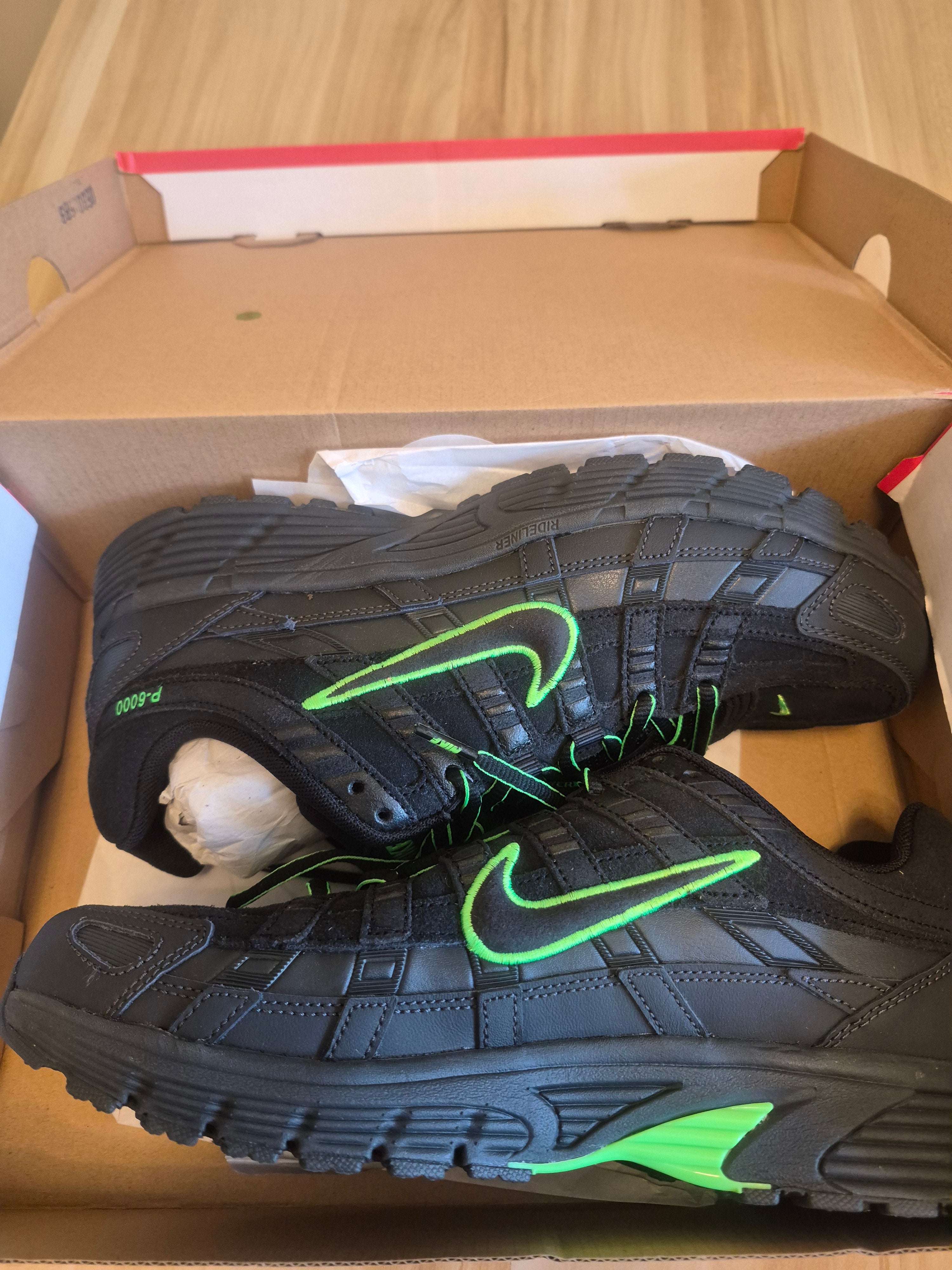 NIKE P-6000 PRM BLACK GREEN STRIKE ANTHRACITE UK 8.5 MEN'S TRAINERS NEW FULL BOX RRP £109.99