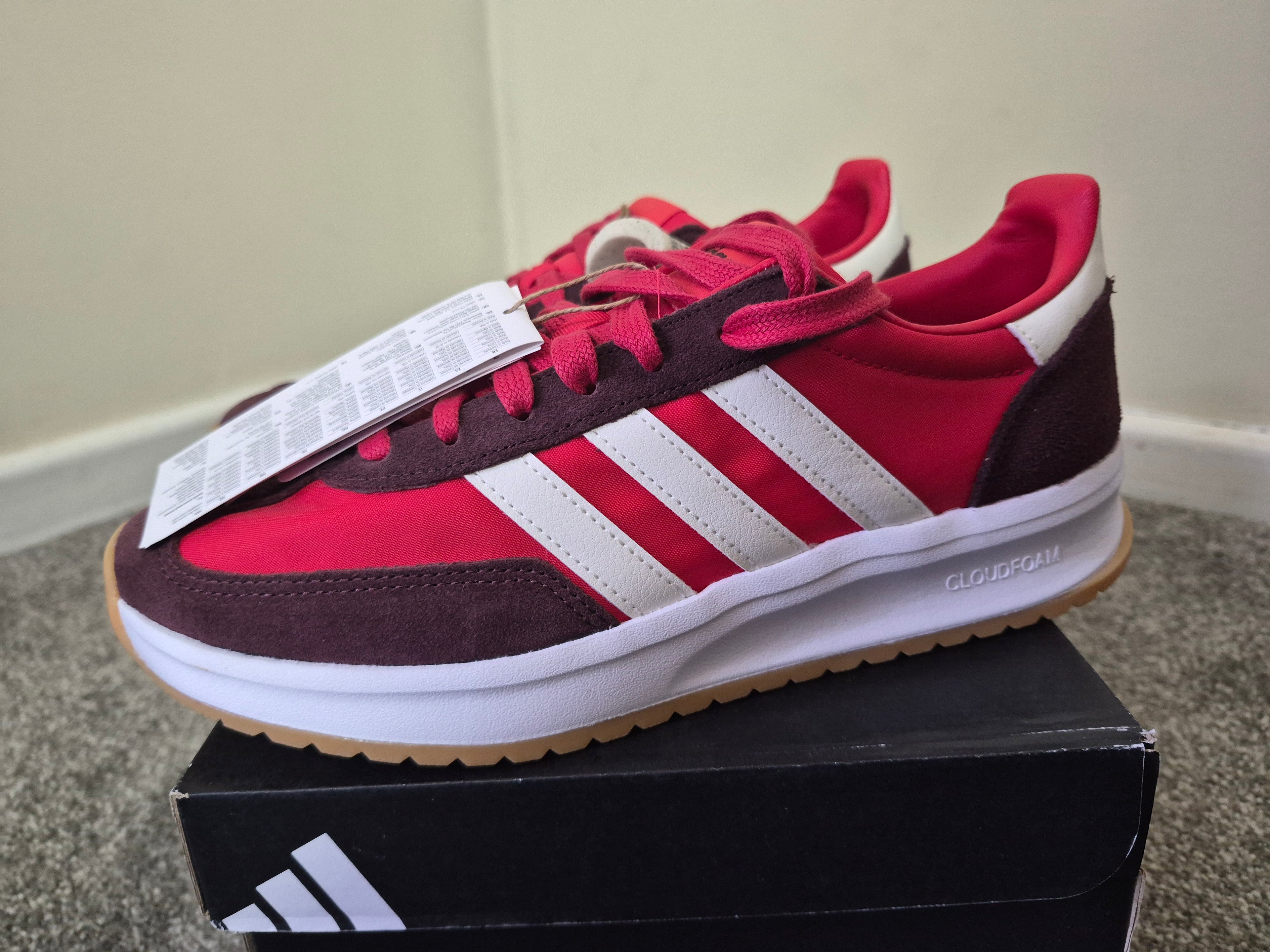 ADIDAS RUN 70S 2.0 TRAINERS RED/WHITE/GUM – UK 7 – BRAND NEW WITH BOX