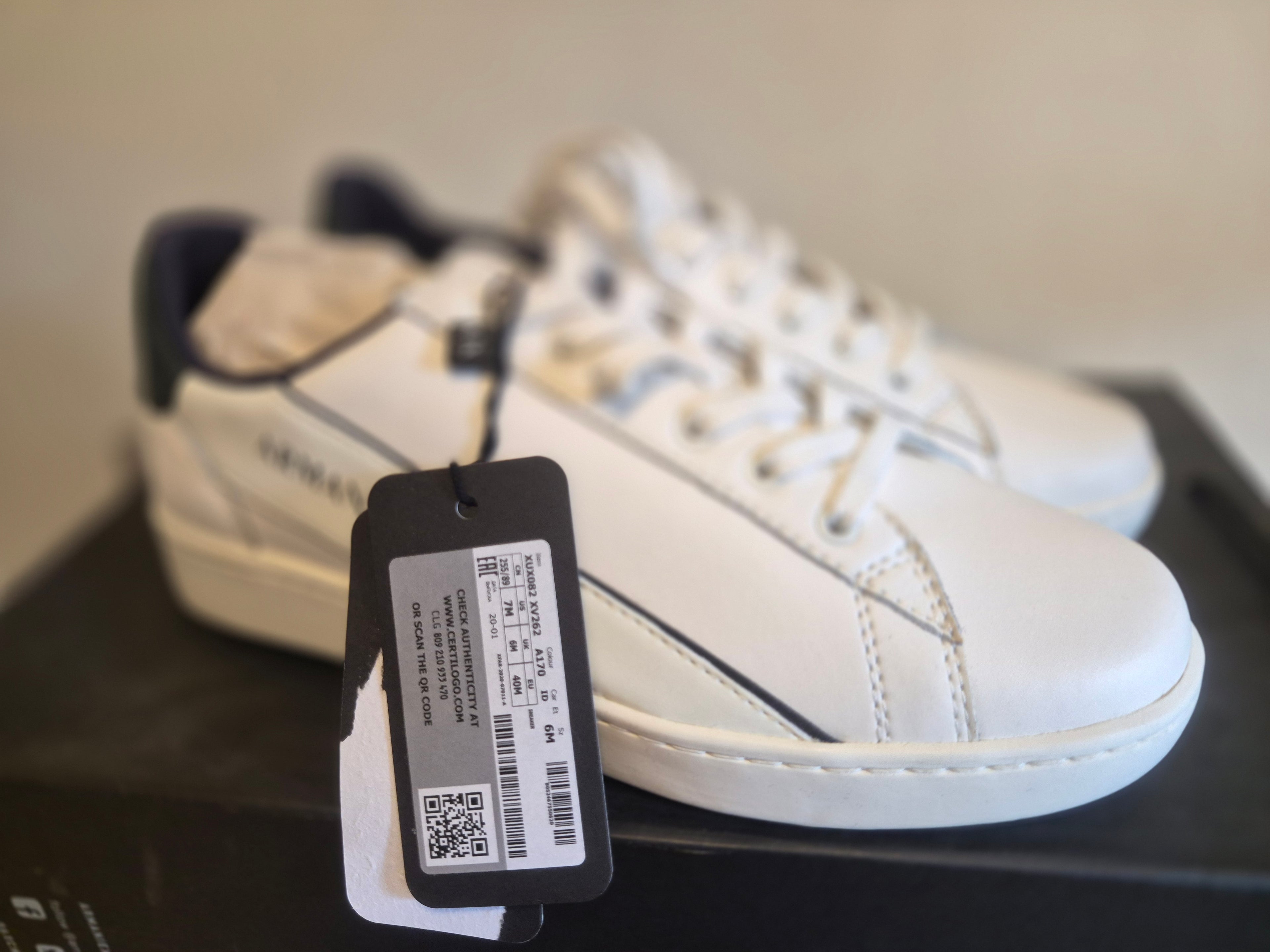 ARMANI EXCHANGE MEN'S OFF WHITE & GREEN LEATHER TRAINERS UK 6 EX-STORE DISPLAY RRP £140