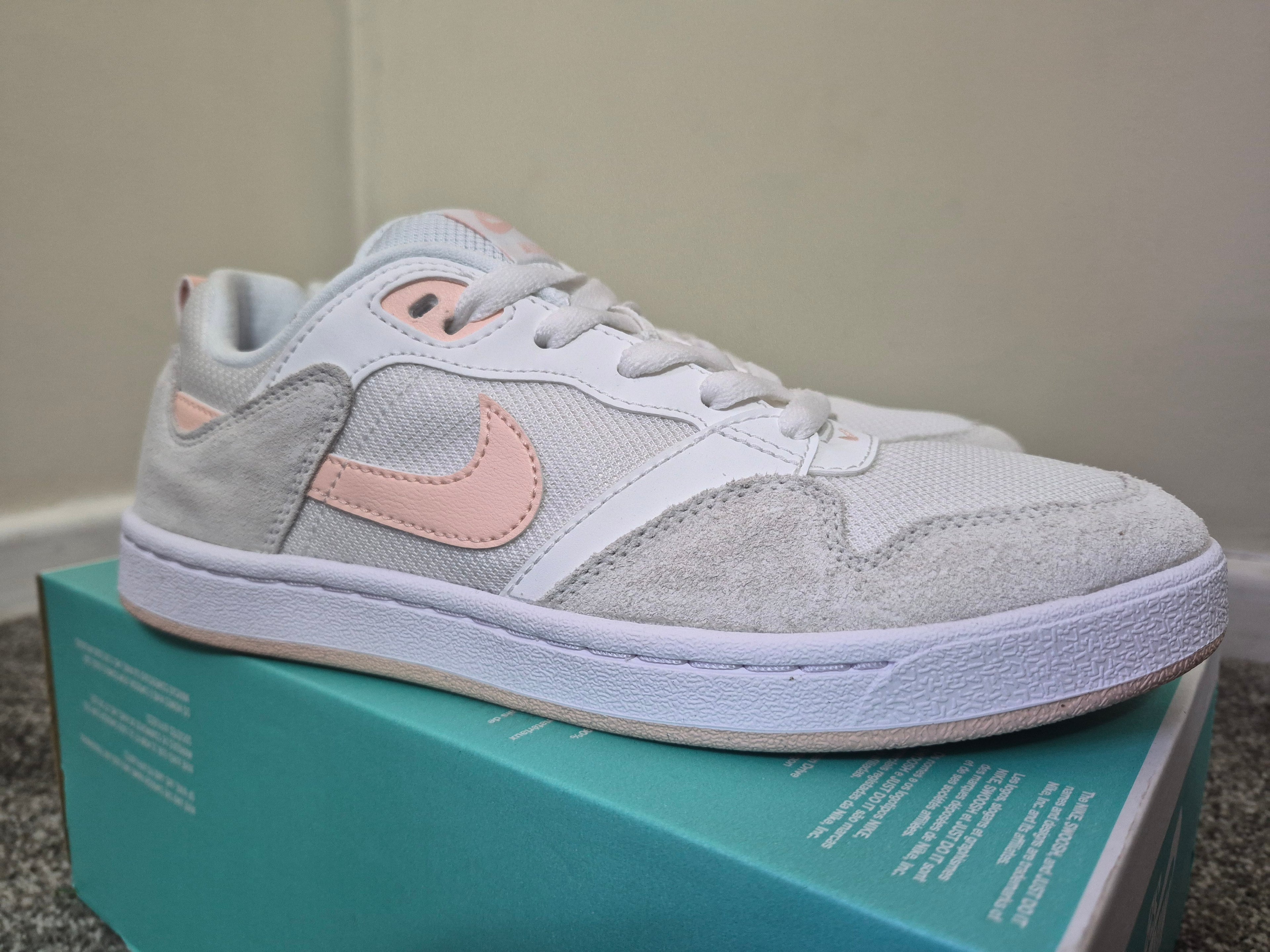 NIKE COURT VISION LOW TRAINERS WHITE/PHANTOM PINK – UK 5 – BRAND NEW WITH BOX – RRP £75