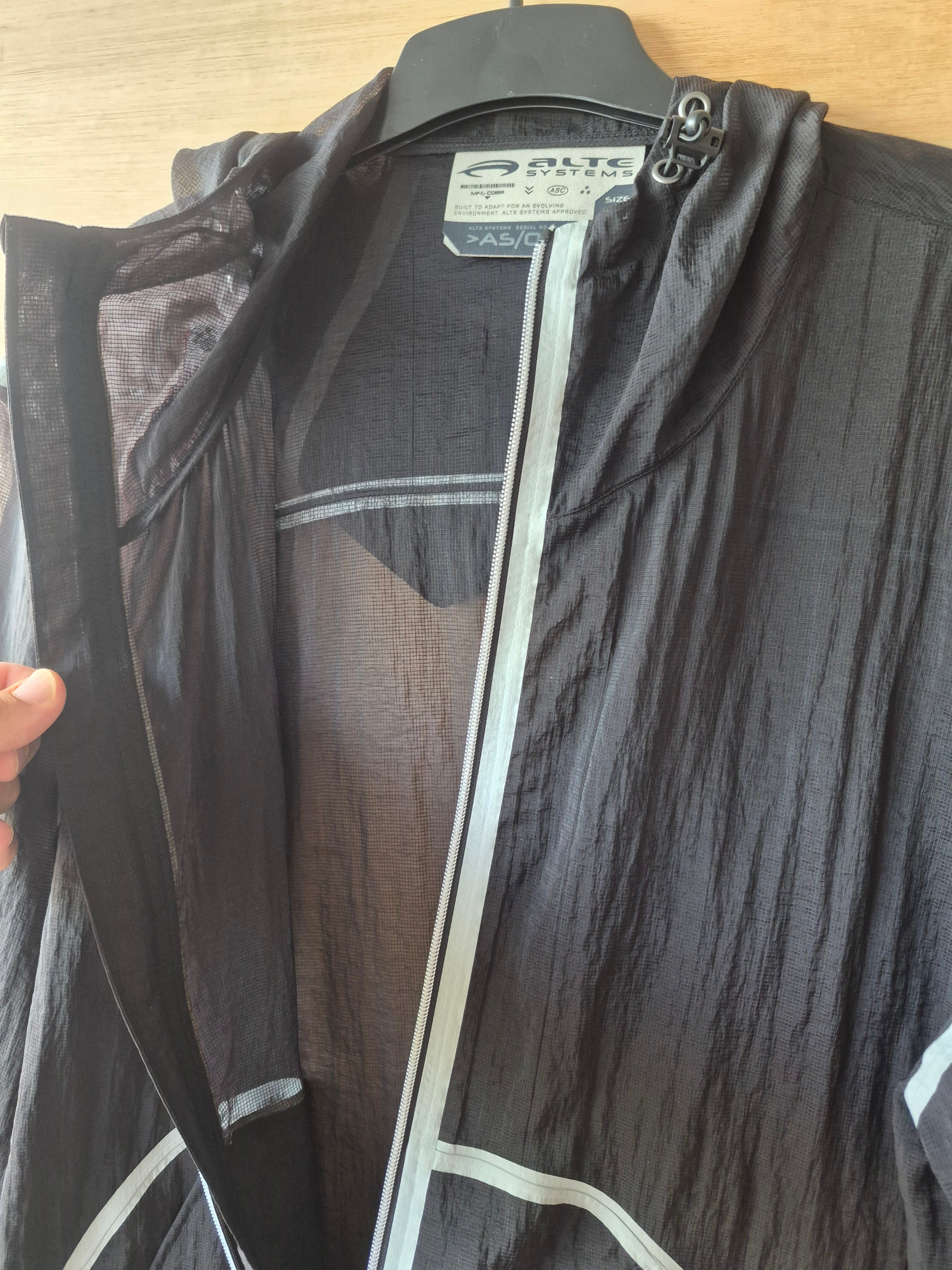 ALTE SYSTEMS MEN'S BLACK MESH  LIGHTWEIGHT REFLECTIVE HOODED WINDBREAKER MEDIUM NEW NO TAGS