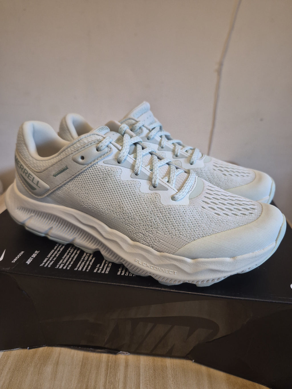 MERRELL FLEXCONNECT WOMEN'S TRAINERS UK 5 LIGHT GREY BRAND NEW NO BOX RRP £100