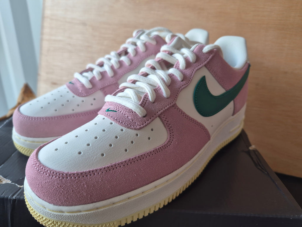 NIKE AIR FORCE 1 '07 PINK WHITE GREEN SUEDE MEN'S UK 8 BRAND NEW WITH BOX RRP £120